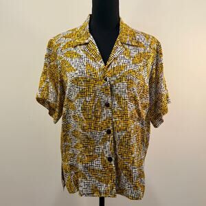 VTG 100% Silk Button Down Shirt Women's Size 6 Short Sleeve Retro Safari 80's
